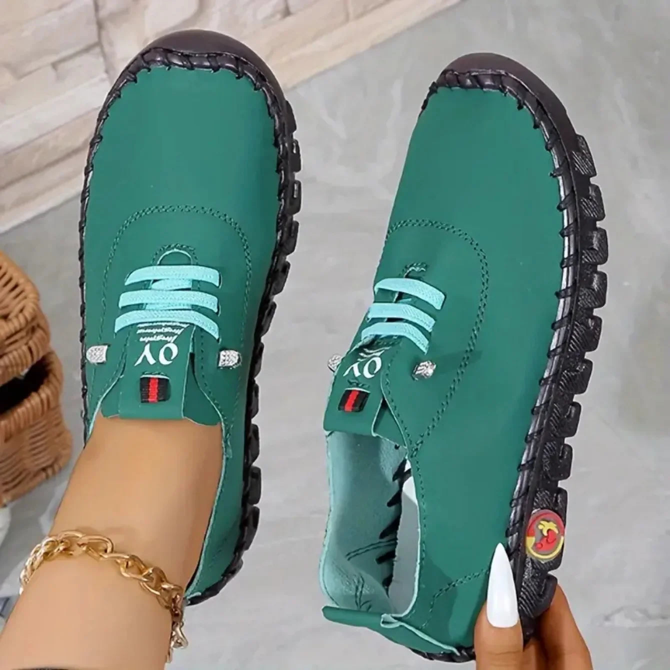 Aira Womens Sneakers