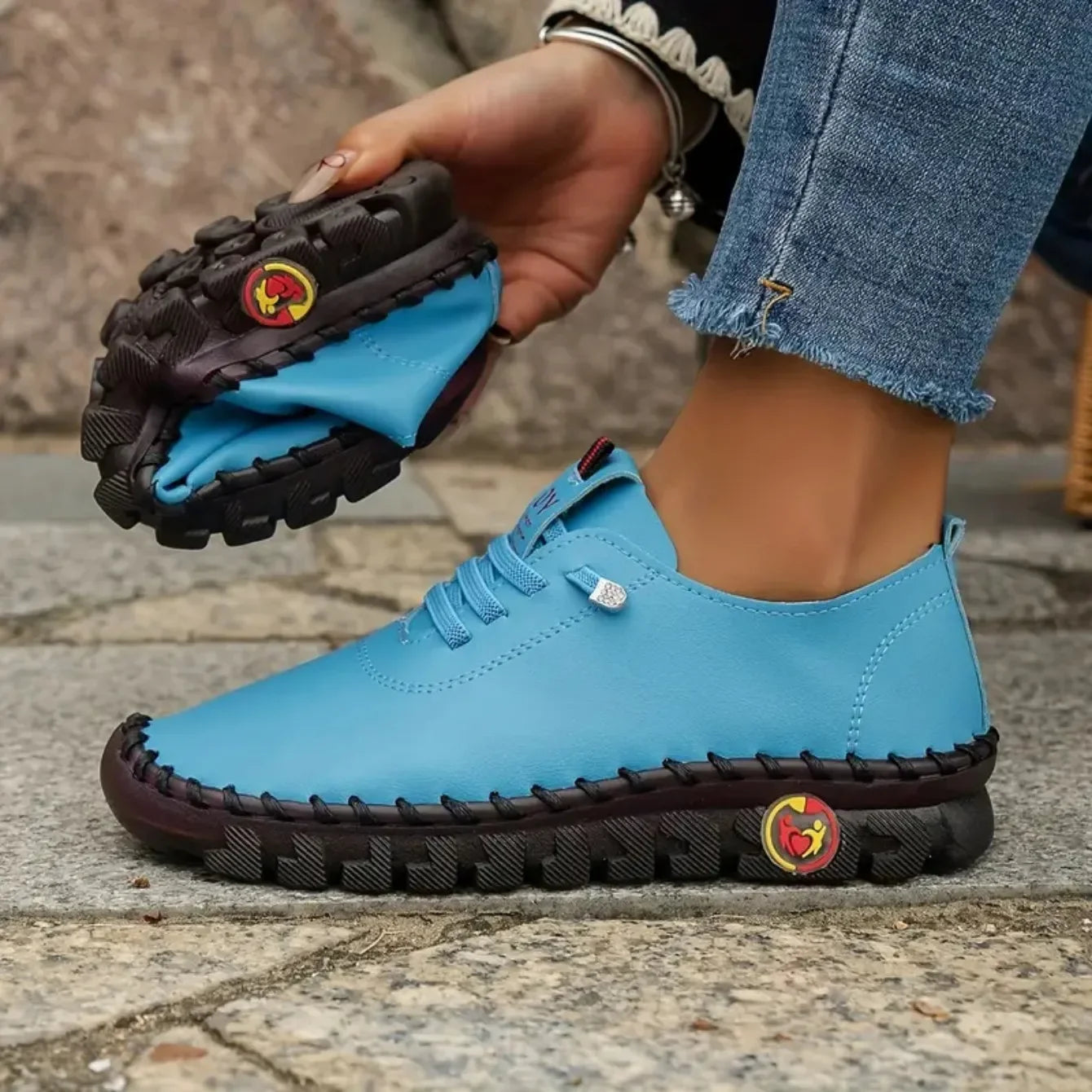 Aira Womens Sneakers