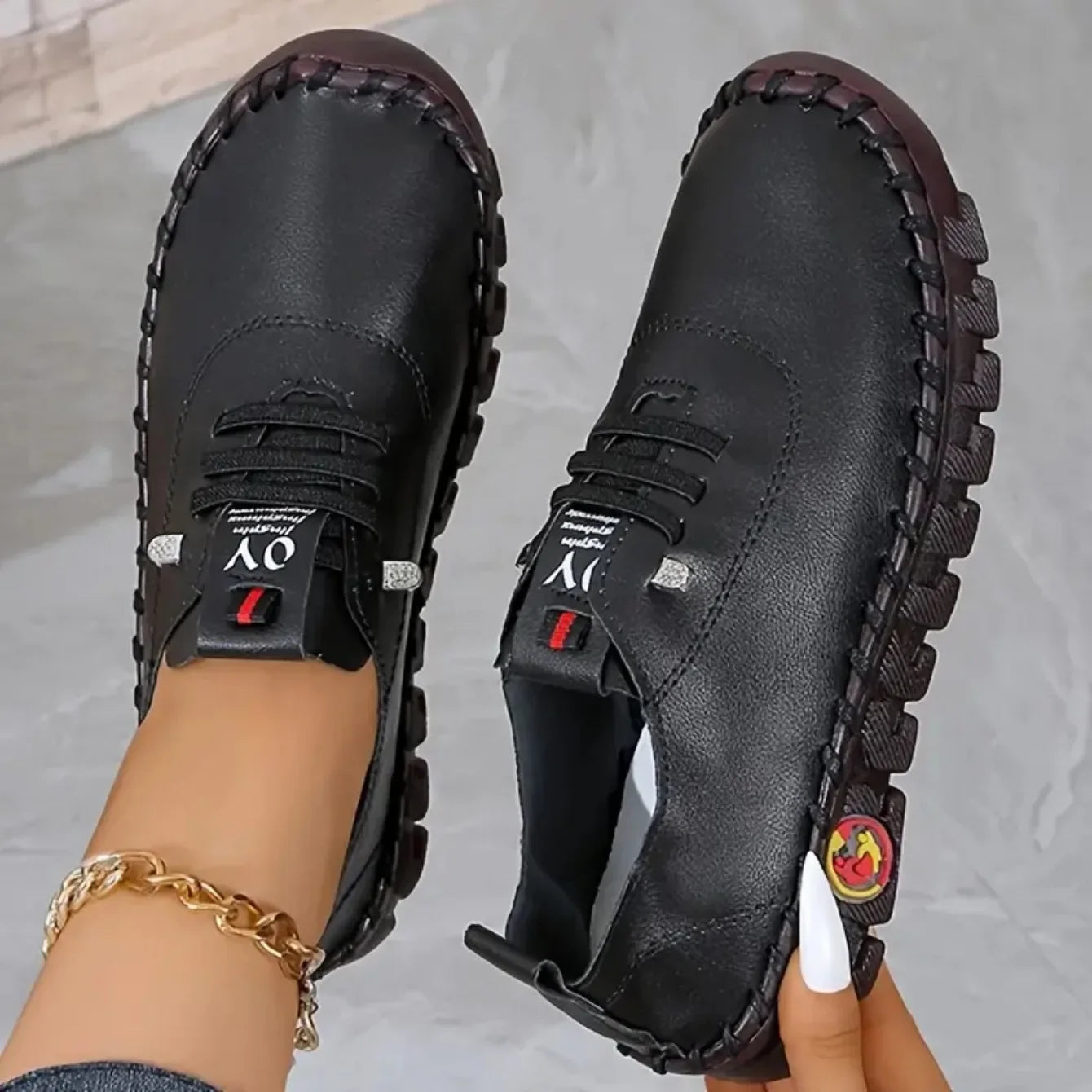 Aira Womens Sneakers