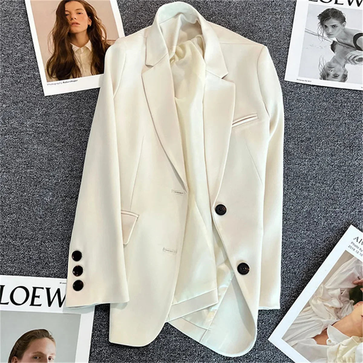 Lara Blazer